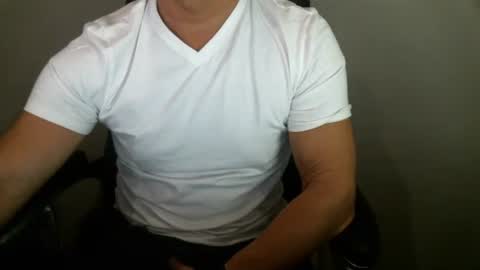 Snapshot of icyou222 chatting on 12-09-24, 02:06 ICU2 online show from 12-09-24, 02:06