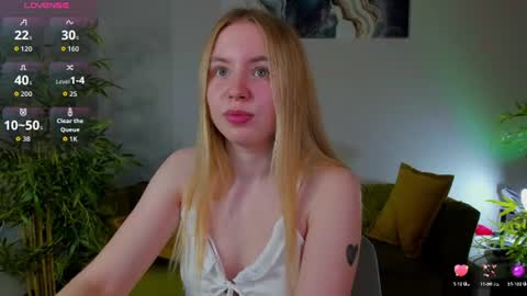 Snapshot of ida_lewiss chatting on 06-14-26, 12:41 Ida online show from 06-14-26, 12:41