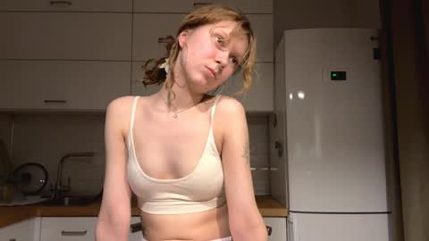 Sarah online show from 04-04-26, 05:10
