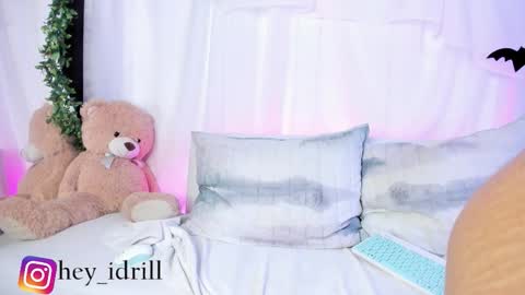 Snapshot of idriill chatting on 10-13-25, 09:15 idrill online show from 10-13-25, 09:15