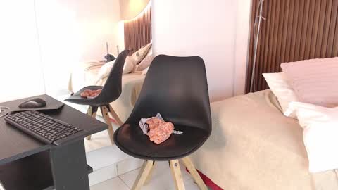 Snapshot of ifis_tiresia1 chatting on 09-11-25, 11:05 ifis online show from 09-11-25, 11:05