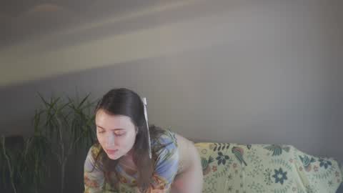 Snapshot of ifyouleave chatting on 01-08-25, 01:31 Belle online show from 01-08-25, 01:31