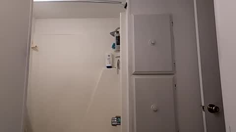 Snapshot of igasu chatting on 10-14-25, 04:24 igasu online show from 10-14-25, 04:24