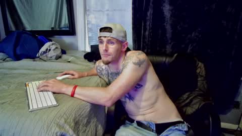 Snapshot of igetherwetter chatting on 01-19-25, 01:22 Amiri Roue online show from 01-19-25, 01:22