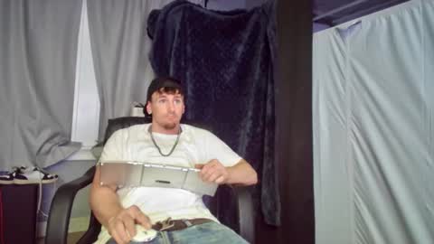 Snapshot of igetherwetter chatting on 02-12-25, 08:16 Amiri Roue online show from 02-12-25, 08:16