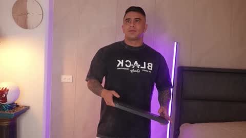 Snapshot of igor_scott chatting on 12-21-25, 08:10 Igor scott online show from 12-21-25, 08:10