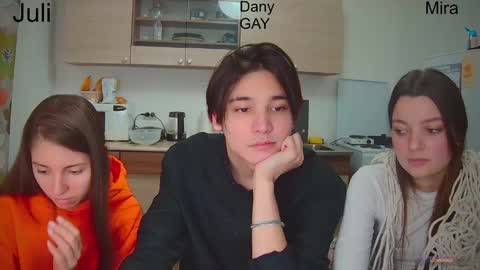 Julia and Mira online show from 01-28-25, 03:04