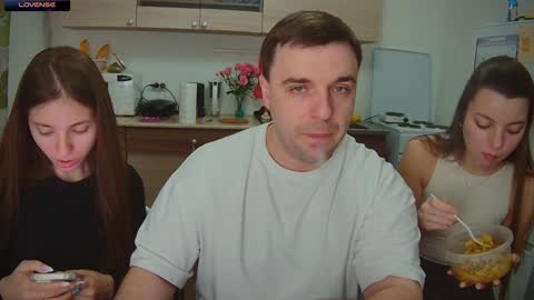 Julia and Mira online show from 02-02-25, 02:45