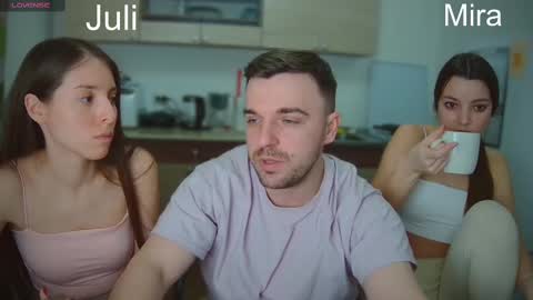 Julia and Mira online show from 02-19-25, 04:44