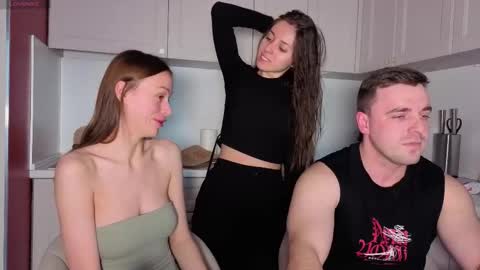 Julia and Mira online show from 10-13-25, 12:16