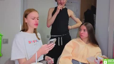 Julia and Mira online show from 02-09-26, 10:08