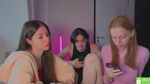 Julia and Mira online show from 05-30-26, 07:16