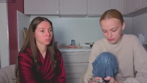Julia and Mira online show from 07-08-26, 11:04