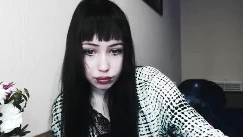 iiiiiiis online show from 12-14-25, 05:24