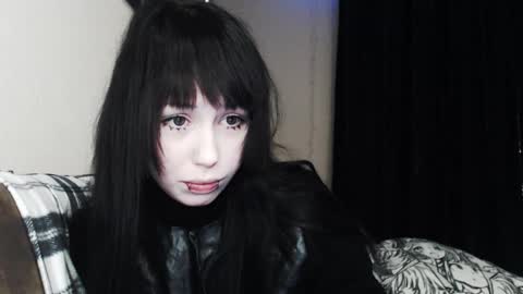 iiiiiiis online show from 01-07-26, 11:18