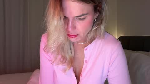 Snapshot of iiivy_ chatting on 01-16-25, 05:00 Ivy online show from 01-16-25, 05:00