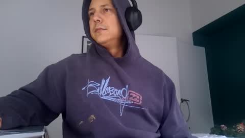 Snapshot of ijustjerk chatting on 10-03-25, 11:18 ijustjerk online show from 10-03-25, 11:18