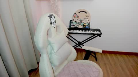 Snapshot of iki_mei chatting on 06-24-26, 11:04 Maria online show from 06-24-26, 11:04