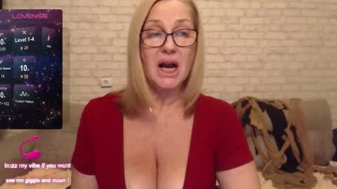 Snapshot of ilariacetoi chatting on 12-04-25, 08:39 IlariaCetoi online show from 12-04-25, 08:39