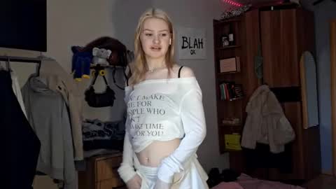 ShyLuna online show from 03-21-26, 07:24