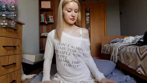ShyLuna online show from 05-19-26, 07:26
