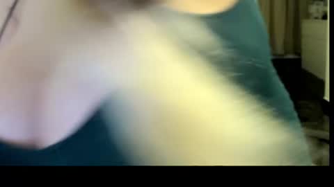 Snapshot of ilikefacial chatting on 07-17-26, 06:13 Bamby online show from 07-17-26, 06:13