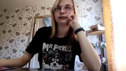 Sophie online show from 06-12-26, 03:27