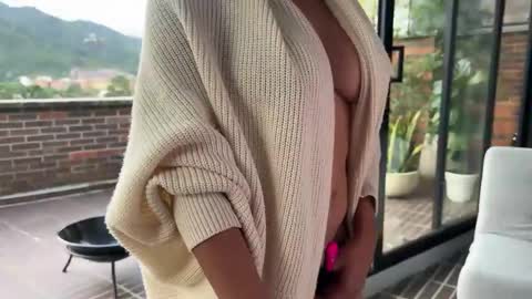 Snapshot of illaroom chatting on 02-14-25, 09:32 Kloe online show from 02-14-25, 09:32