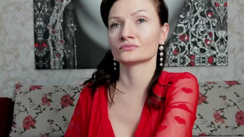 Snapshot of illegalbeauty87 chatting on 12-25-24, 01:42 Ingrid or more easier...Miss  GoDDess Mistress online show from 12-25-24, 01:42