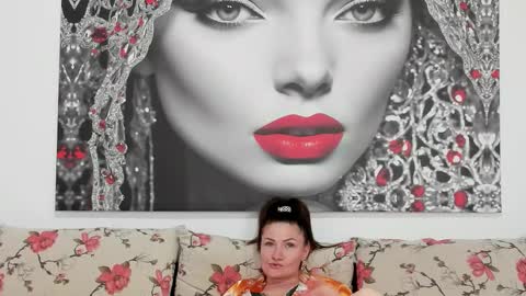 Snapshot of illegalbeauty87 chatting on 09-08-25, 08:08 Ingrid or more easier...Miss  GoDDess Mistress online show from 09-08-25, 08:08