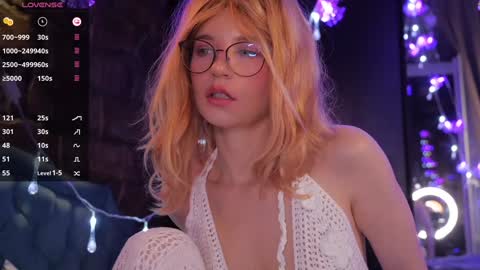 Snapshot of illegaldream chatting on 12-22-25, 04:48 Lindsey and Candice online show from 12-22-25, 04:48