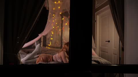 Snapshot of illegaldream chatting on 02-25-26, 09:13 Lindsey and Candice online show from 02-25-26, 09:13