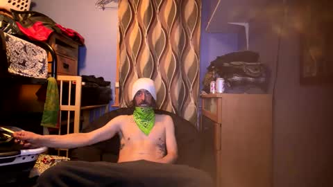 Snapshot of illmill33731 chatting on 04-06-26, 12:17 Illmill online show from 04-06-26, 12:17