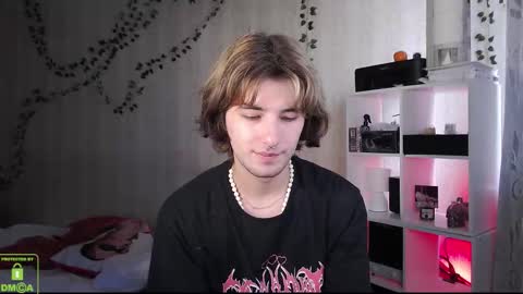 Snapshot of ilon_rey chatting on 09-19-25, 10:49 ilon online show from 09-19-25, 10:49