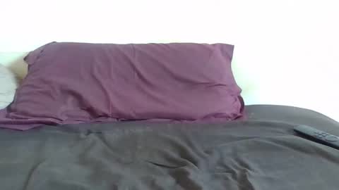 Snapshot of iluchans chatting on 12-19-24, 09:40 Illuchans online show from 12-19-24, 09:40