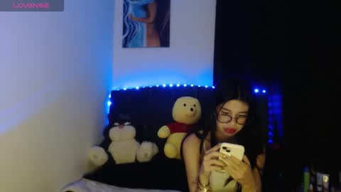 Snapshot of ily_bea chatting on 01-11-26, 12:59 Ily Bea online show from 01-11-26, 12:59