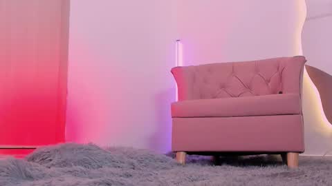 Mia online show from 10-09-25, 12:47