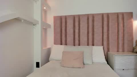 Snapshot of im_alejandra_ chatting on 07-26-26, 09:00 Aleja online show from 07-26-26, 09:00