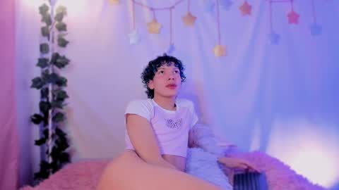 Snapshot of im_alejo chatting on 12-14-25, 02:06 Alejo independent model online show from 12-14-25, 02:06