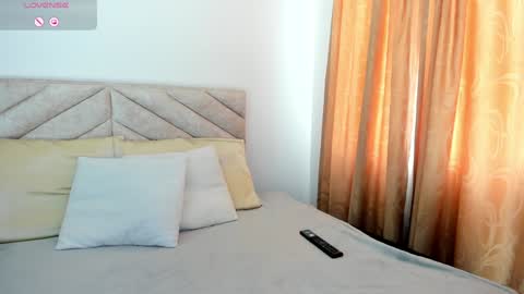 Snapshot of im_amber_ chatting on 12-27-24, 01:18 amber online show from 12-27-24, 01:18