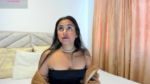 Snapshot of im_amber_ chatting on 01-14-25, 12:35 amber online show from 01-14-25, 12:35