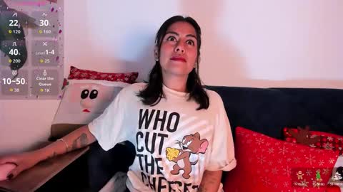 Snapshot of im_amber_ chatting on 12-22-25, 12:35 amber online show from 12-22-25, 12:35