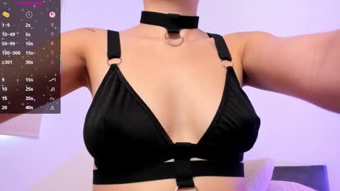 Snapshot of im_antonia chatting on 01-14-26, 08:58 LUCY online show from 01-14-26, 08:58