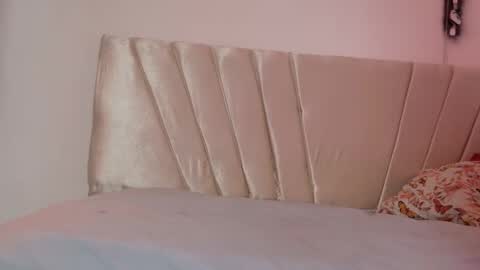 aurora online show from 10-17-25, 07:27