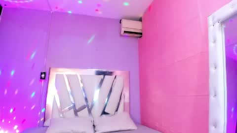 im_brittany_333 online show from 05-15-26, 11:23