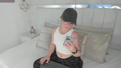 DAHLIA online show from 02-07-25, 08:42