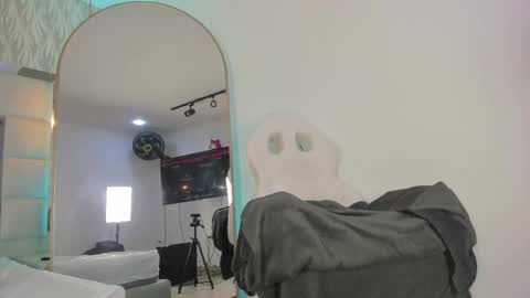 DAHLIA online show from 09-14-25, 01:32