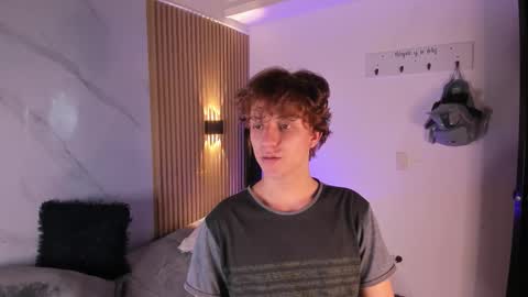 Snapshot of im_daren chatting on 12-23-25, 03:04 daren online show from 12-23-25, 03:04