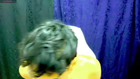 Snapshot of im_david01 chatting on 11-11-25, 02:28 im_david01 online show from 11-11-25, 02:28