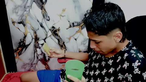 Snapshot of im_david01 chatting on 02-05-26, 01:27 im_david01 online show from 02-05-26, 01:27